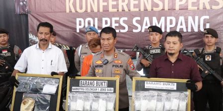 Polres Sampang Ungkap Peredaran Narkoba, Kurir dan 938,73 Gram Sabu Diamankan